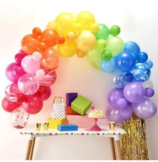 Ballongbåge – Regnbåge (85 ballonger) Ballongbåge